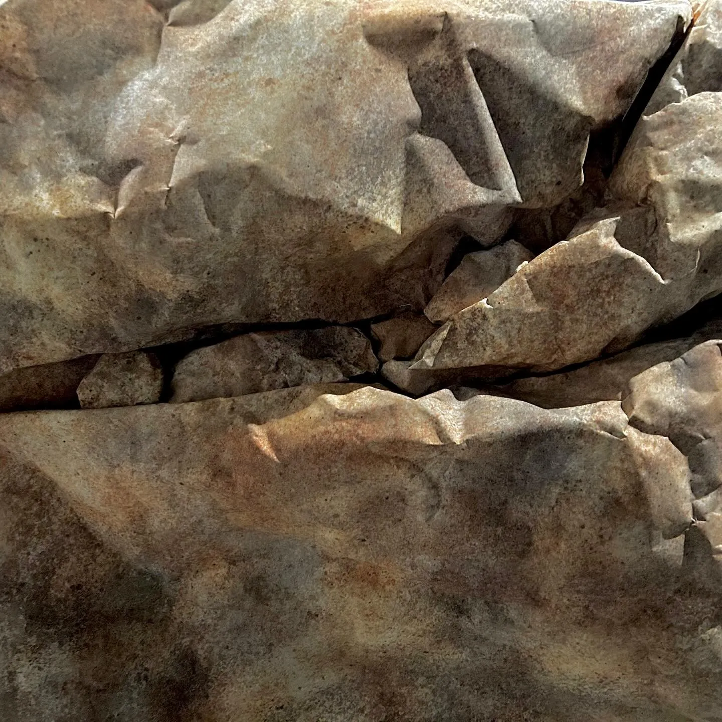 Close-up detail of the Form'it aluminium material texture